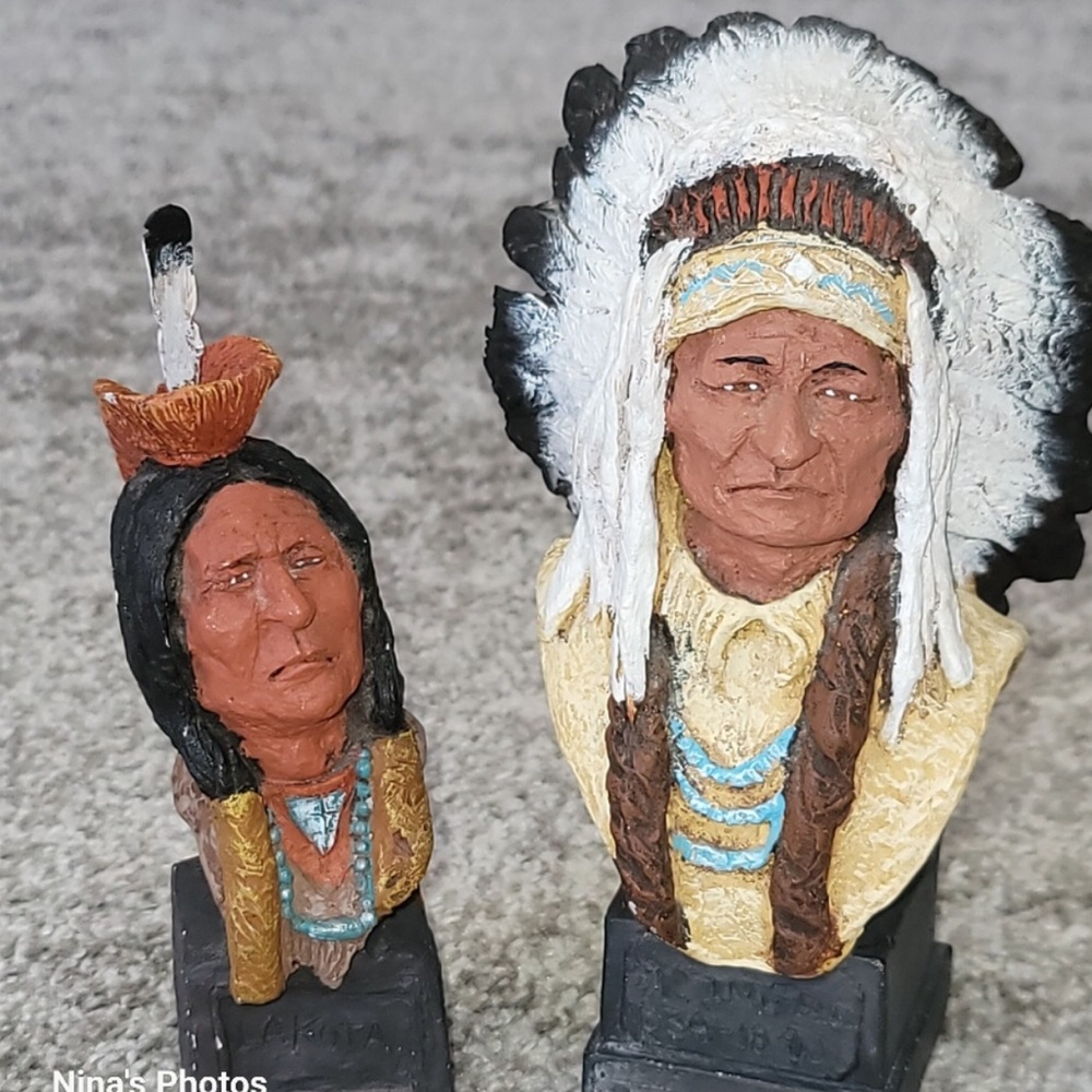 2 VTG Daniel Monfort Original Native Sitting Bull Lakota Bust Sculpture Lot